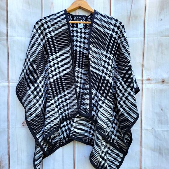 Talbots Sweaters - NWOT Talbots Black White Plaid Shawl Size XS/S